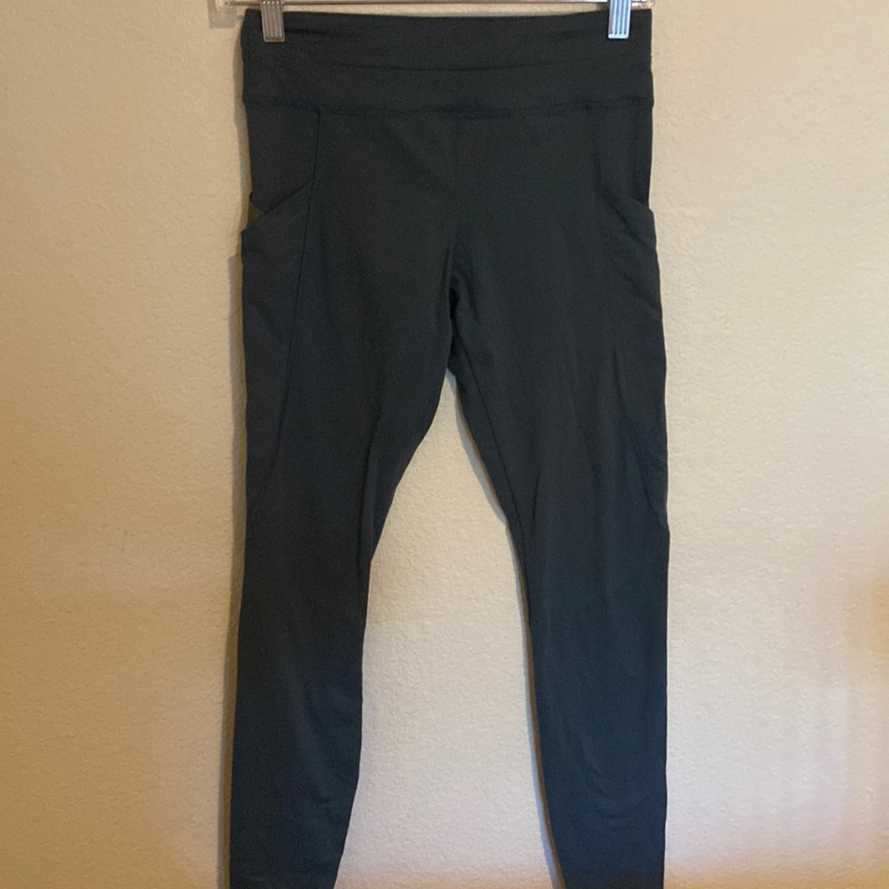 Forever 21 Workout Leggings. Slightly worn.